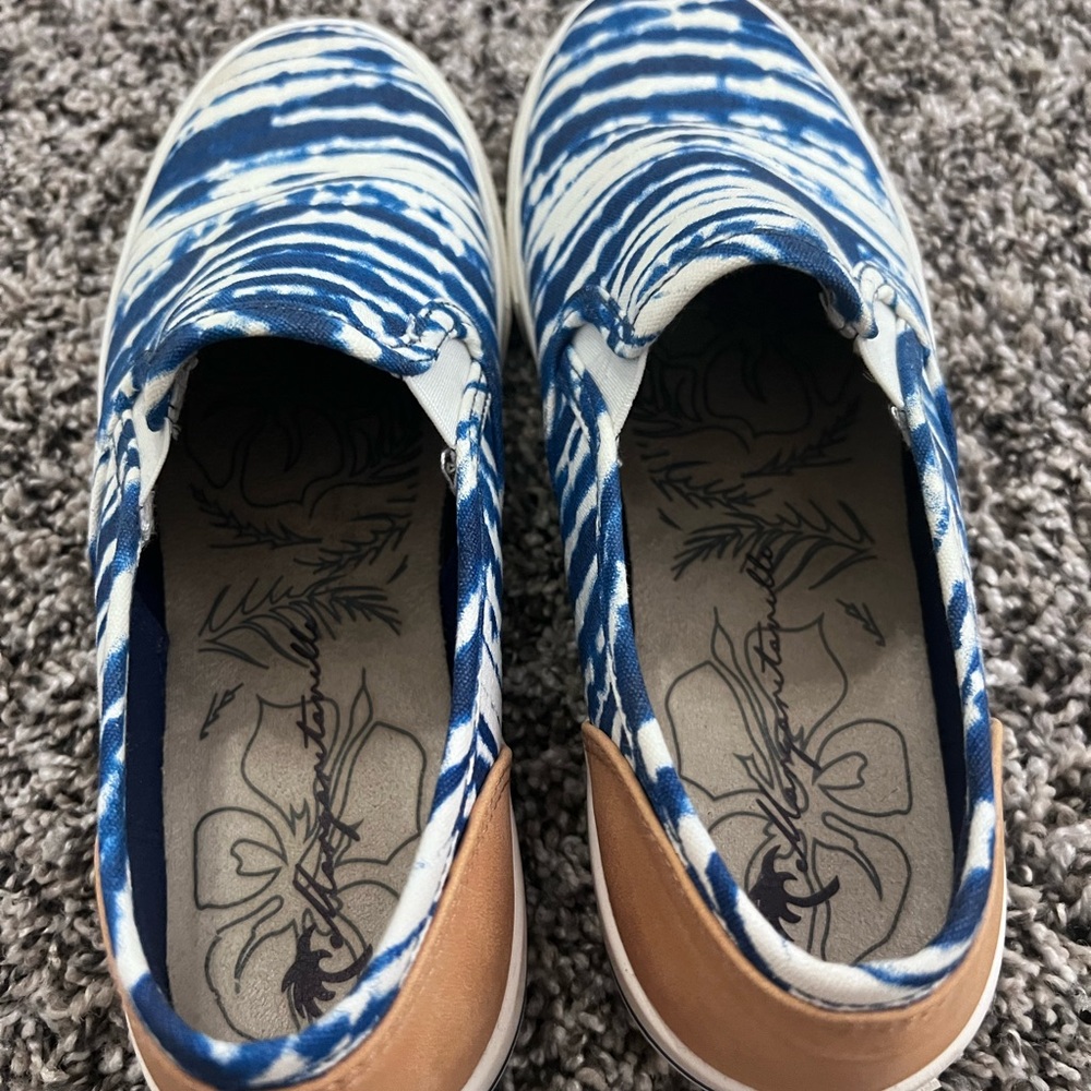 Shoes - Picture 3 of 4